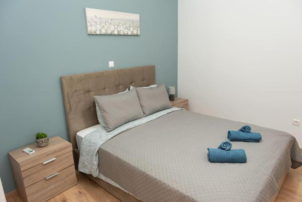 Renovated Spacious Flat 7Min To Subway Station- Атина Екстериор снимка
