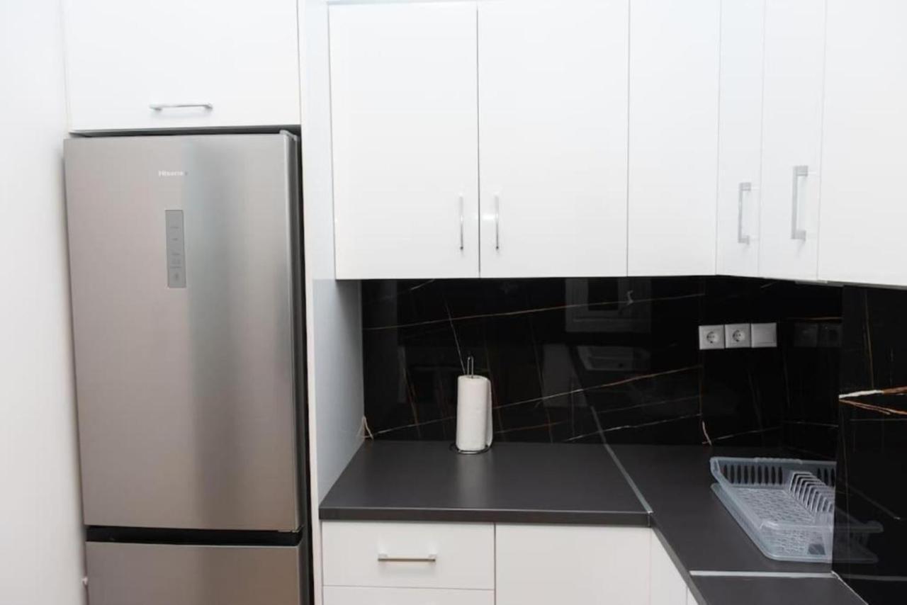 Renovated Spacious Flat 7Min To Subway Station- Атина Екстериор снимка